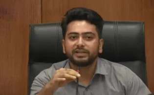 স্যার ডাকতে নিষেধ করলেন তথ্য উপদেষ্টা নাহিদ