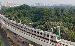 দীর্ঘ ৩৭ দিন পর মেট্রোরেল চলাচল শুরু