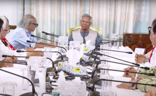 সরকার পরিচালনায় ভুল-ত্রুটি থাকলে ধরিয়ে দিন: প্রধান উপদেষ্টা