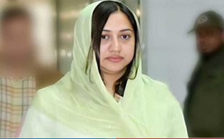 ঢাকায় এলেন কোকোর স্ত্রী শর্মিলা রহমান