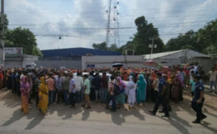 আশুলিয়ায় ৮ পোশাক কারখানা ছুটি ঘোষণা