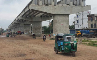 পালাল ভারতীয় ঠিকাদার, বন্ধ চারলেন প্রকল্পের কাজ