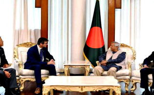 শেখ হাসিনার সময় দেশ দুর্নীতির সাগরে নিমজ্জিত ছিল: ড. ইউনূস