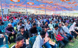 কয়েক মিনিটের ভাইভায় হাজার যুবকের চাকরি
