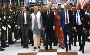 পুরোনো বন্ধুকে বিমানবন্দরে বিদায় জানালেন ড. ইউনূস