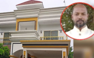 কাদেরের স্ত্রীর চালক আতিক চড়েন ল্যান্ড ক্রুজারে