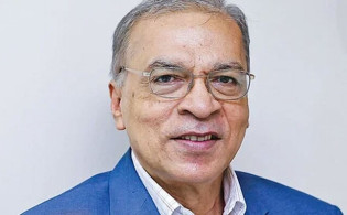 ডিসির ঘুষকাণ্ড প্রশাসনে দুর্নীতি বাসা বাঁধার প্রমাণ