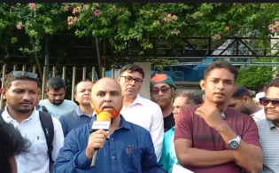 বাজার সংশ্লিষ্ট প্রতিষ্ঠান প্রধানদের পদত্যাগ চান বিনিয়োগকারীরা