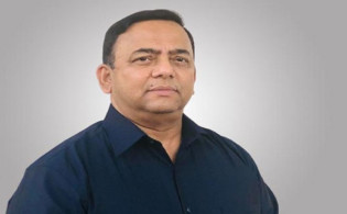ঘুষ না পেয়ে ফাঁসানোর অভিযোগে বেনজিরের বিরুদ্ধে মামলা