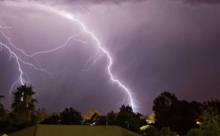 রাতের মধ্যে ৭ অঞ্চলে বজ্রসহ বৃষ্টি হতে পারে