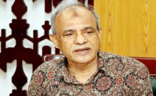 পলাতক পুলিশ সদস্যরা এখন 'সন্ত্রাসী' বিবেচিত হবে: স্বরাষ্ট্র উপদেষ্টা