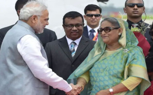শেখ হাসিনাকে রাজনৈতিক আশ্রয় দেওয়া নিয়ে ভারত যা ভাবছে