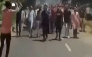 গভীর রাতে ছাত্রলীগের মিছিল