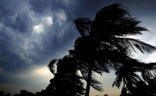 সন্ধ্যার মধ্যে ৯ অঞ্চলে ৮০ কিলোমিটার বেগে ঝড়ের আভাস