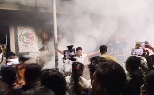জাতীয় পার্টির অফিসে আগুন