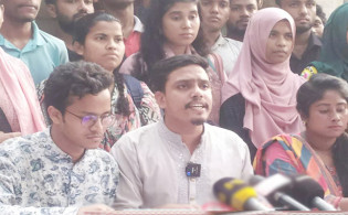 প্রেস সচিবের বক্তব্য প্রত্যাখ্যান, নতুন কর্মসূচি সাত কলেজ শিক্ষার্থীদের