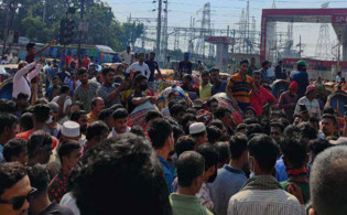 রাজধানীতে ব্যাটারিচালিত রিকশা চালকদের বিক্ষোভ