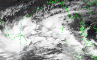 সাগরে নিম্নচাপ, সমুদ্রবন্দরে সতর্ক সংকেত