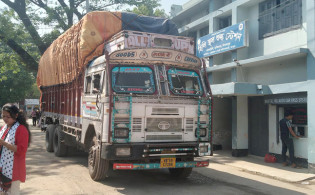 ভারত থেকে সব পণ্য রপ্তানি বন্ধ