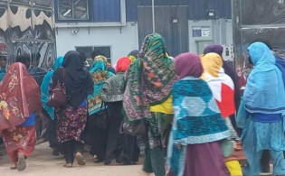 আশুলিয়ায় ১৩ পোশাক কারখানা ছুটি ঘোষণা