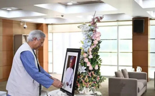 মনমোহনের প্রতি শ্রদ্ধা জানাতে ভারতীয় হাইকমিশনে প্রধান উপদেষ্টা