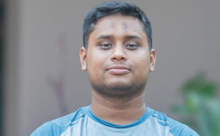 নিজের সম্পদের হিসাব নিয়ে মুখ খুললেন হাসনাত