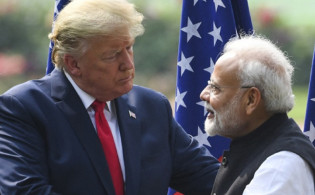 ট্রাম্প ও মোদীর মধ্যে বৈঠকের আয়োজন করতে মরিয়া ভারত