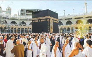 ওমরাহ যাত্রীদের টিকা দেবে সরকার