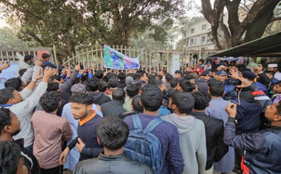 ছাত্রদের আন্দোলনের মুখে সেই চার বিচারক প্রত্যাহার