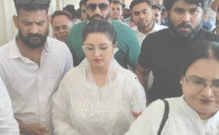 আত্মসমর্পণ করে জামিন পেলেন পরী মণি