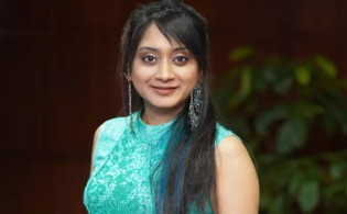 ব্যবসা শুরু করলেন লিভ টুগেদারের স্বাগতা