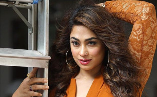 নায়িকা পপির বিরুদ্ধে জমি দখলের অভিযোগ: থানায় জিডি