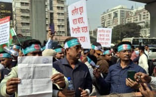 সড়ক ছাড়লেন প্রবাসীরা, ৫ দফা দাবি নিয়ে আন্দোলন