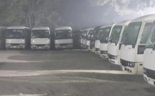 সার কারখানার এক হিসাব রক্ষকের ৯১ গাড়ি জব্দ