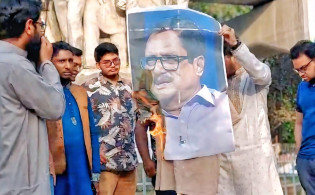 এবার ছাত্রদের ‘রাজাকারের ছেলে’ বললেন বিএনপি নেতা