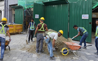 মালয়েশিয়ায় শ্রমিকদের জন্য দুঃসংবাদ