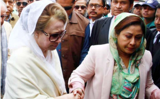 খালেদা জিয়ার ফ্লাইটে রহস্যজনক পরিবর্তন