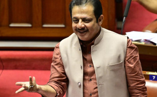 ‘বোমা বেঁধে পাকিস্তানে যাব’—ভারতের মন্ত্রীর বিস্ফোরক ঘোষণা