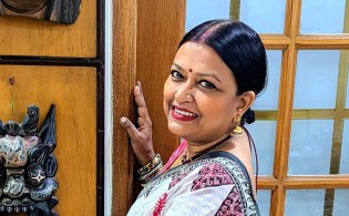 চয়নিকা চৌধুরীর বিরুদ্ধে গ্রেপ্তারি পরোয়ানা