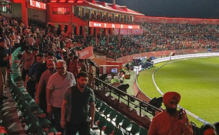 অনির্দিষ্টকালের জন্য স্থগিত আইপিএল