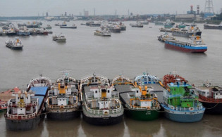 নদীবন্দর সমূহকে সতর্ক থাকার নির্দেশ