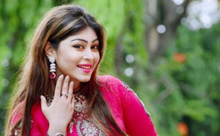‘জায়েদ খানের লেডিস ভার্সন’