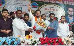 মধ্যরাতে স্বরাষ্ট্র উপদেষ্টার বাসায় নুরুল হক, ভিডিও ভাইরাল