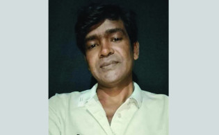 উপদেষ্টাকে নিয়ে ফেসবুকে পোস্ট করে বিপাকে শিক্ষক