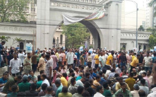 এবার ঢাকা অচলের হুঁশিয়ারি