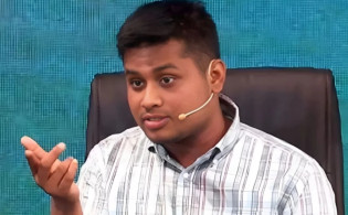 সরকারকে আবারো সময়সীমা মনে করিয়ে দিলেন হাসনাত