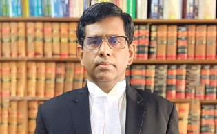 শেখ হাসিনাকে থামাতে রেহানার চোখের পানি!
