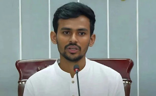 ফারুককে অপসারণের কারণ জানালেন উপদেষ্টা