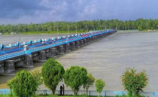 তিস্তার পানি বাড়ছে, ৪৪ স্লুইসগেট খুলে দিল কর্তৃপক্ষ