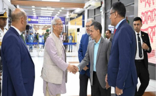 জাপান সফর শেষে দেশে ফিরেছেন প্রধান উপদেষ্টা